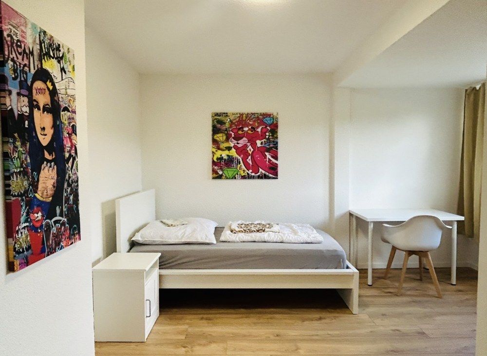 Zimmer in Wohnung PH2000